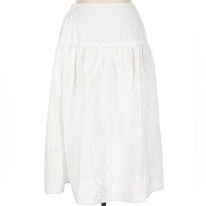 Old Navy White Eyelet skirt in size XS